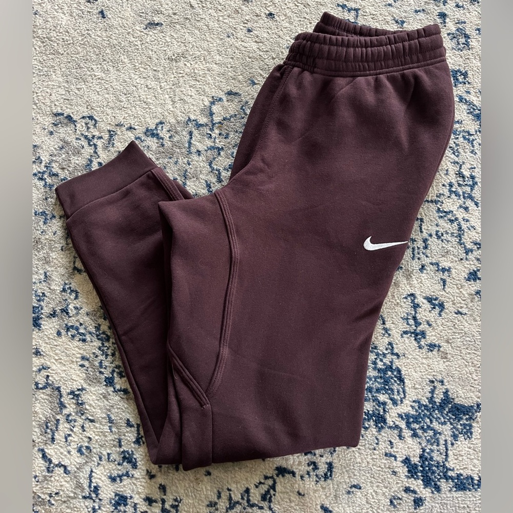 Nike mens size M joggers sweatpants burgundy brown